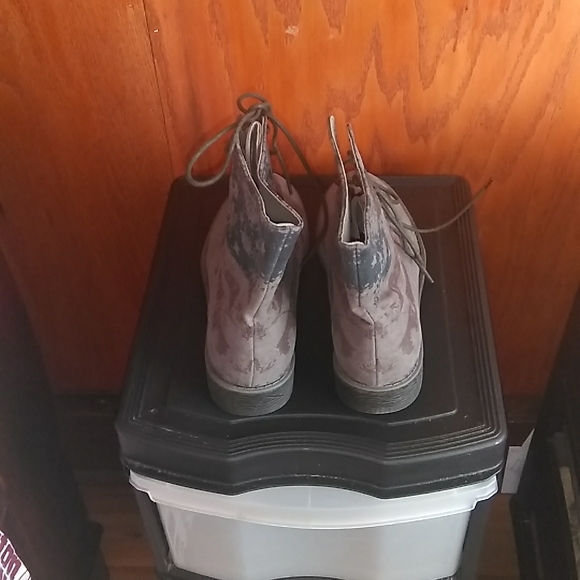 Women boots - Picture 2 of 6